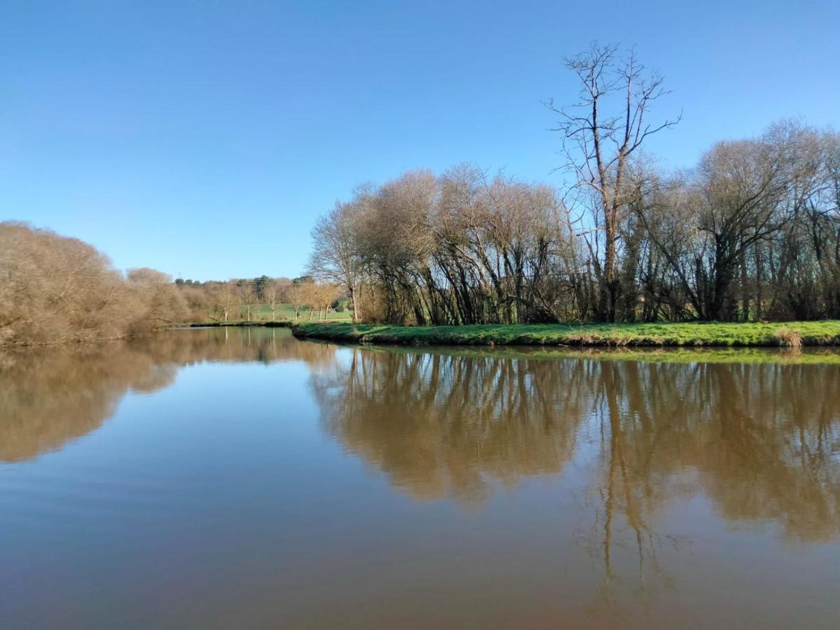 Hébergement canal Val D'Oust Exterior foto