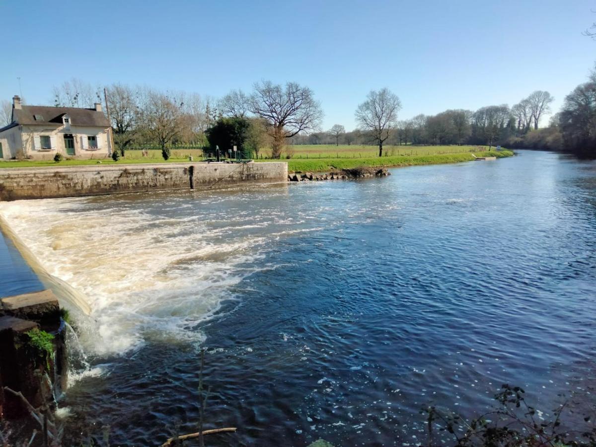 Hébergement canal Val D'Oust Exterior foto